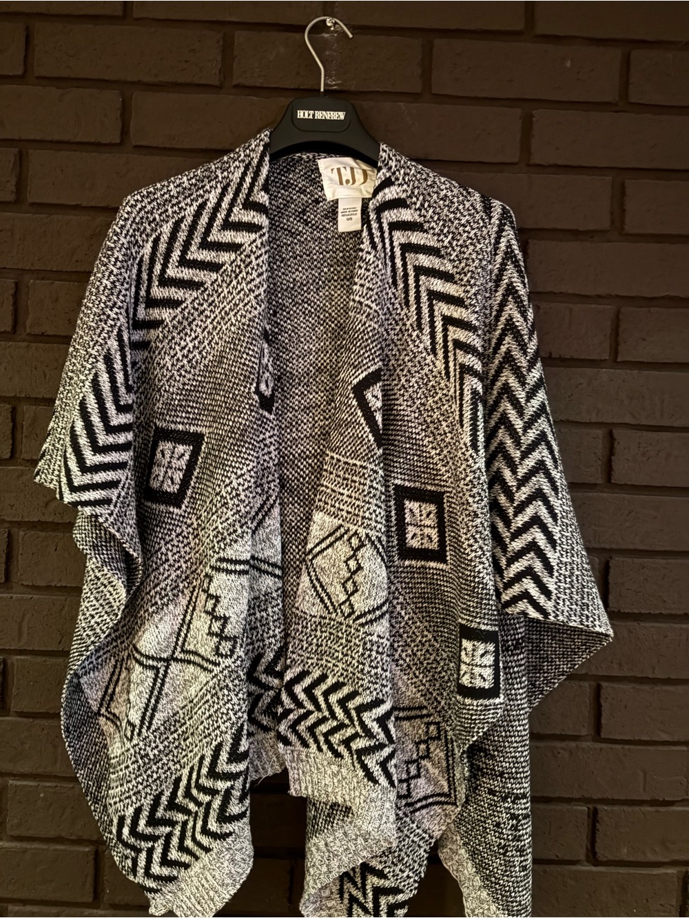 T&J Designs Black & White Patterned Poncho Shrug